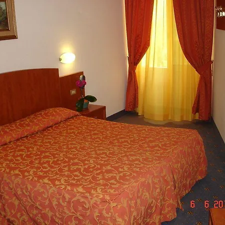 Garden Hotel