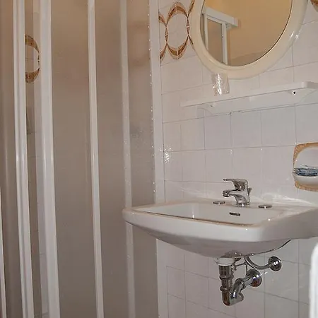 Garden Hotel 3*