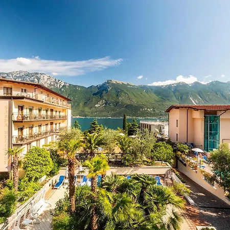 Hotel Garda Bellevue 4*