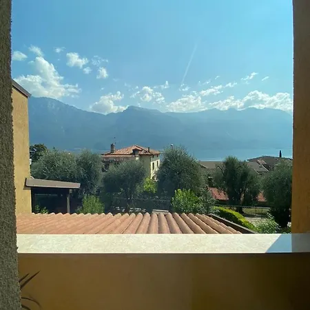 Am Gardasee Blick Limone sul Garda