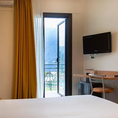 Royal Village Hotel 4*