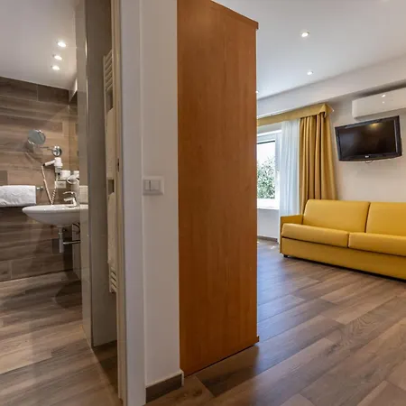 Margherita Hotel 2*