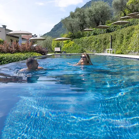 Hotel Llac Living Nature 4*
