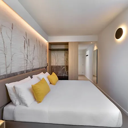 Royal Village 4*