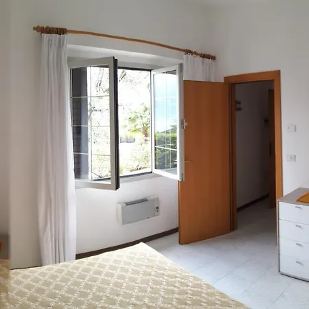 Clivia Apartment *