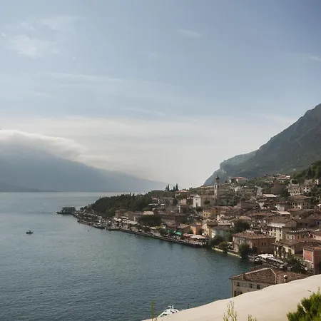 Royal Village Hotel 4*