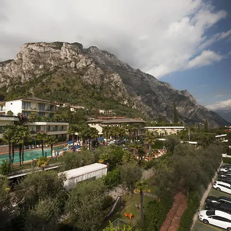 Royal Village Hotel