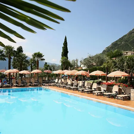 Royal Village Hotel 4*