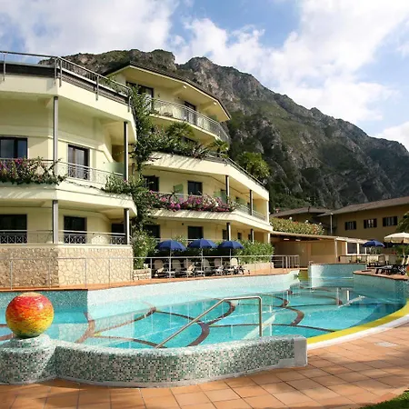 Hotel Royal Village Limone sul Garda