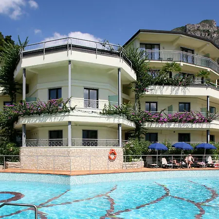 Hotel Royal Village Limone sul Garda