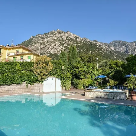 Limone 3* Limone sul Garda