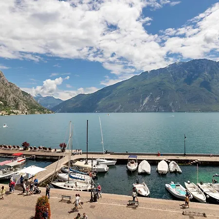 Jacky's Apartamento Limone sul Garda