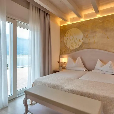 Riviera Hotel