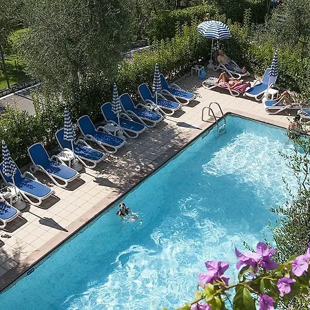Garden Hotel 3*